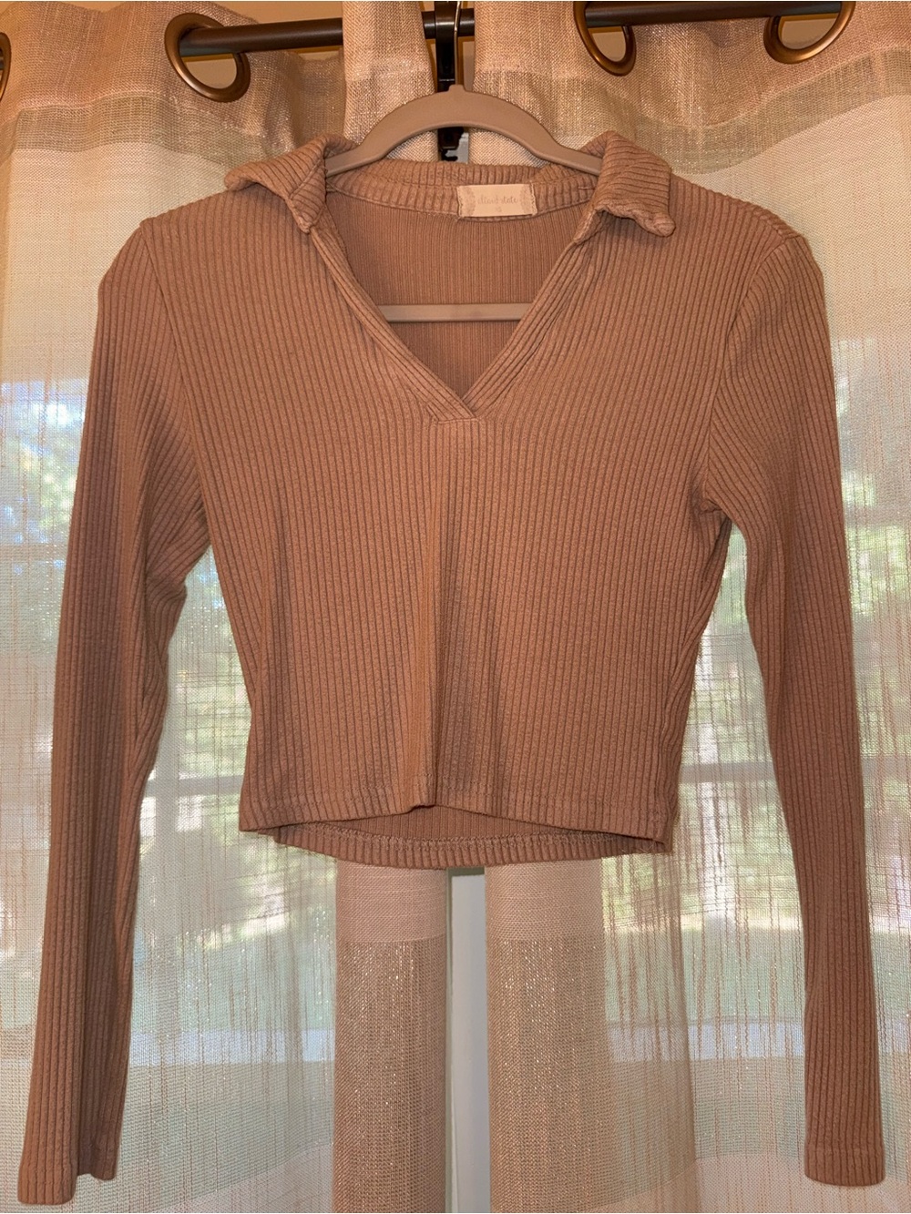 Altar'd State Ribbed V-Neck Long Sleeve Crop Top - Taupe